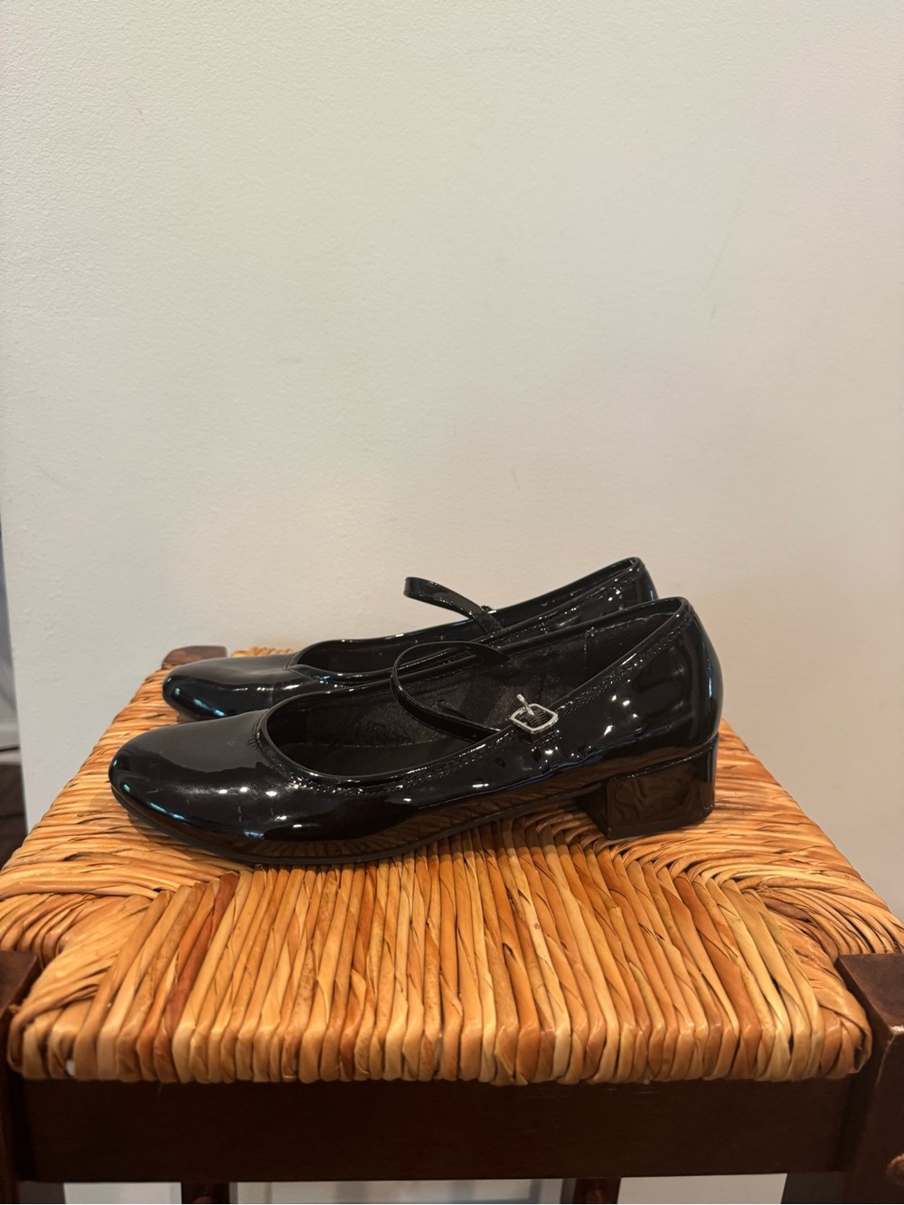Madden Girl Black Patent Mary Jane Flats size 8